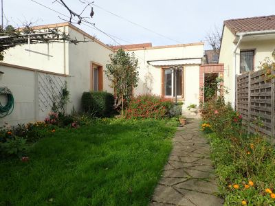 Notre zone d'activité pour ce service À vendre maison en briques et silex à rénover