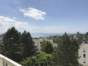 Notre zone d'activité pour ce service Longère F6 avec grand jardin à vendre